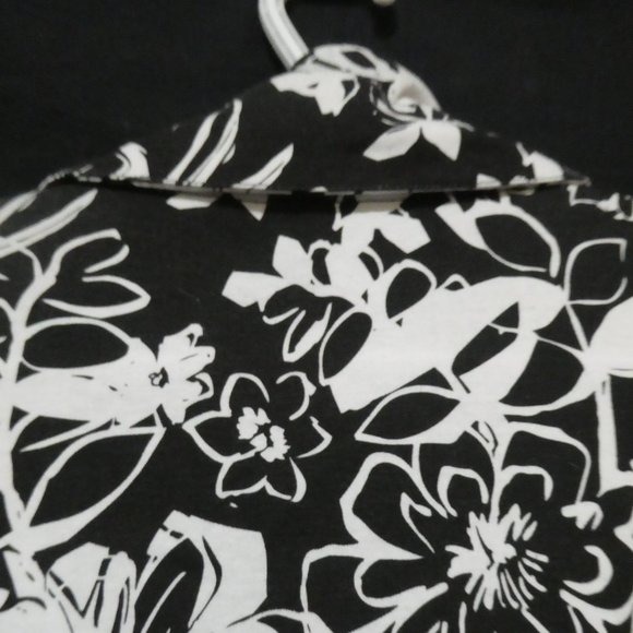 GOOD FORTUNE | large | Black and White Floral Snap Button-Up Jacket | NWOT - Picture 12 of 16